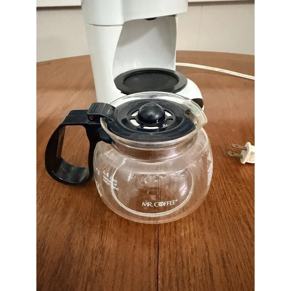 Mr. Coffee Four 4 Cup Coffee Maker White NL4 Tested Works Good Condition